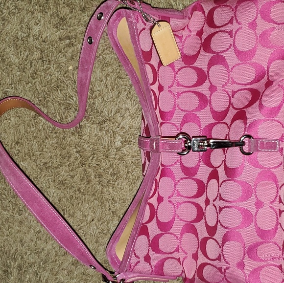 Coach Handbags - CHOACH HANDBAG Coach Handbags - CHOACH HANDBAG